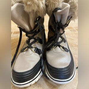 Sorel Winter Boots Size 9.5